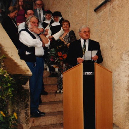 Appiano Mayor Franz Lintner 
welcomes guests